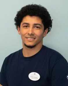 Melvin Santiago headshot